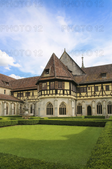 Bebenhausen Monastery, well house, half-timbered building, Gothic cloister, sacred building, historic building, architecture, former Cistercian abbey, medieval monastery, cloister garden, well, listed building, Bebenhausen district of the university town of Tübingen, Schönbuch, Baden-Württemberg, Germany