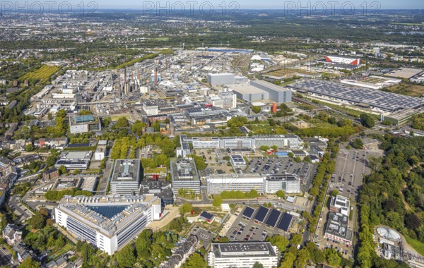 Aerial view, Henkel chemical plant area, industrial area, Holthausen, Düsseldorf, Ruhr area, North Rhine-Westphalia, Germany, DE, Europe, commercial enterprise, commercial area, commercial park, commercial site, commercial use, industrial area, industrial site, aerial photograph, aerial photography, aerial photography, overview, bird's-eye view, bird's-eye view, overview
