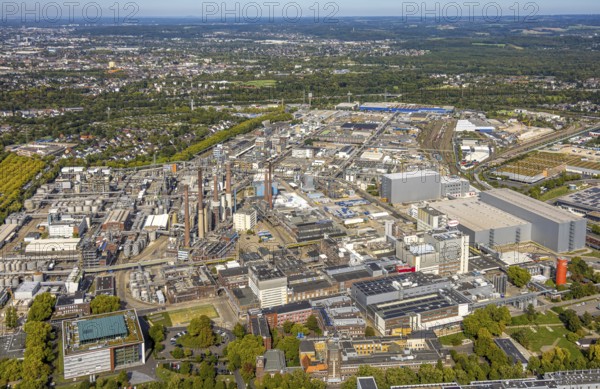 Aerial view, Henkel chemical plant area, industrial area, Holthausen, Düsseldorf, Ruhr area, North Rhine-Westphalia, Germany, DE, Europe, commercial enterprise, commercial area, commercial park, commercial site, commercial use, industrial area, industrial site, aerial photograph, aerial photography, aerial photography, overview, bird's-eye view, bird's-eye view, overview