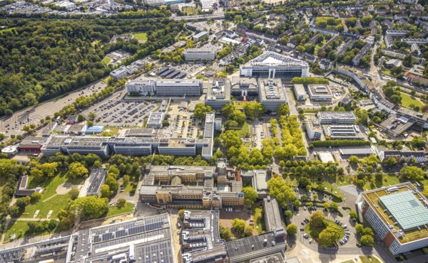 Aerial view, Henkel chemical plant area, industrial area, Holthausen, Düsseldorf, Ruhr area, North Rhine-Westphalia, Germany, DE, Europe, commercial enterprise, commercial area, commercial park, commercial site, commercial use, industrial area, industrial site, aerial photograph, aerial photography, aerial photography, overview, bird's-eye view, bird's-eye view, overview