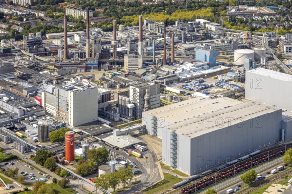 Aerial view, Henkel chemical plant area, industrial area, Holthausen, Düsseldorf, Ruhr area, North Rhine-Westphalia, Germany, DE, Europe, commercial enterprise, commercial area, commercial park, commercial site, commercial use, industrial area, industrial site, aerial photograph, aerial photography, aerial photography, overview, bird's-eye view, bird's-eye view, overview