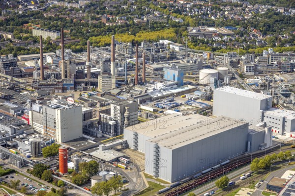 Aerial view, Henkel chemical plant area, industrial area, Holthausen, Düsseldorf, Ruhr area, North Rhine-Westphalia, Germany, DE, Europe, commercial enterprise, commercial area, commercial park, commercial site, commercial use, industrial area, industrial site, aerial photograph, aerial photography, aerial photography, overview, bird's-eye view, bird's-eye view, overview