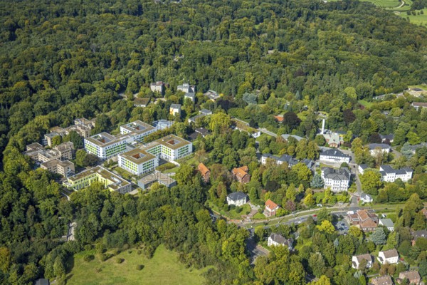 Aerial view, LVR Klinikum Düsseldorf für Psychiatrie und Psychotherapie, Kliniken der Heinrich-Heine-Universität Düsseldorf, Ludenberg, Düsseldorf, Ruhr Area, North Rhine-Westphalia, Deutschland, DE, Europa, Gesundheitswesen, Hospital, Klinik, Klinikum, Krankenanstalt, Krankenhaus, Luftaufnahme, Luftbildfotografie, Luftfotografie, Medizinische Einrichtung, Medizinische Hilfe, Übersicht, Vogelperspektive, birds-eyes view, overview, Ärztliche Versorgung