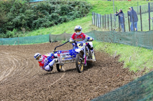 Motocross, Rudersberg, Baden-Württemberg, Germany, Europe, Rider with sidecar in the bend, spectators watching from the sidelines, Rudersberg motocross