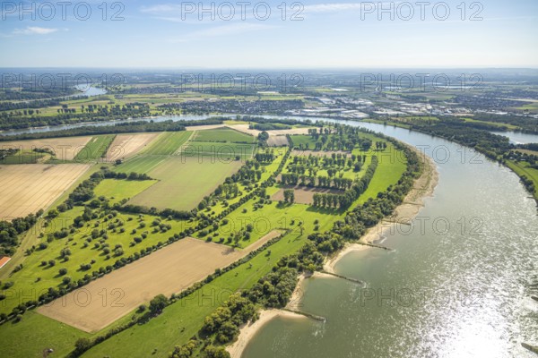 Aerial view, nature reserve Himmelgeister Rheinbogen, meadows and fields and green trees, Himmelgeist, Düsseldorf, Ruhr area, North Rhine-Westphalia, Germany, DE, Europe, LSG landscape conservation area, landscape conservation area, aerial photograph, aerial photography, aerial photography, overview, bird's-eye view, birds-eyes view, overview