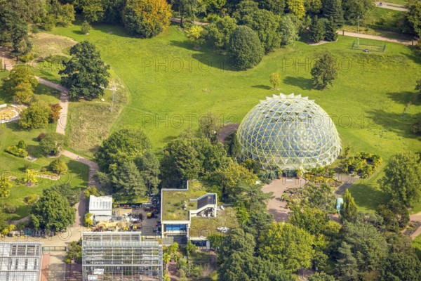 Aerial view, Botanical Garden and Dome Greenhouse, Bilk, Düsseldorf, Ruhr area, North Rhine-Westphalia, Germany, Botanical Garden, DE, Europe, garden, greenhouse, aerial view, aerial photography, aerial photography, overview, bird's-eye view, overview