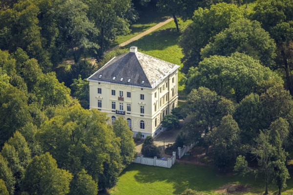 Aerial view, Mickeln Castle and castle park, villa in the countryside, Himmelgeist, Düsseldorf, Ruhr area, North Rhine-Westphalia, Germany, DE, Europe, manor house, aerial view, aerial photography, aerial photography, castle, overview, bird's-eye view, woodland, birds-eyes view, overview