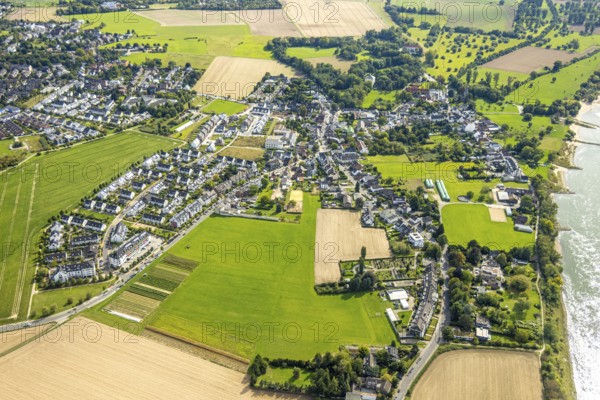 Aerial view, new residential area Ickerswarder Straße and Am Scheitenweg, Himmelgeist, Düsseldorf, Ruhr area, North Rhine-Westphalia, Germany, DE, Europe, property tax, real estate, aerial view, aerial photography, aerial photography, overview, bird's-eye view, residential complex, living and living, residential area, residential quality, residential neighbourhood, housing estate, residential area, birds-eyes view, overview