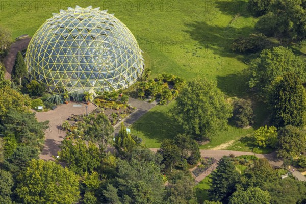 Aerial view, Botanical Garden and Dome Greenhouse, Bilk, Düsseldorf, Ruhr area, North Rhine-Westphalia, Germany, Botanical Garden, DE, Europe, garden, greenhouse, aerial view, aerial photography, aerial photography, overview, bird's-eye view, overview
