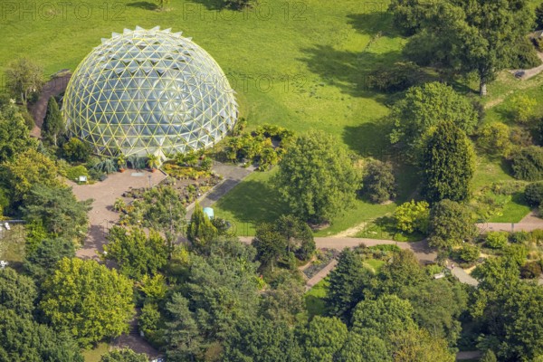 Aerial view, Botanical Garden and Dome Greenhouse, Bilk, Düsseldorf, Ruhr area, North Rhine-Westphalia, Germany, Botanical Garden, DE, Europe, garden, greenhouse, aerial view, aerial photography, aerial photography, overview, bird's-eye view, overview