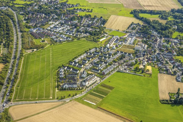 Aerial view, new residential area Ickerswarder Straße and Am Scheitenweg, Himmelgeist, Düsseldorf, Ruhr area, North Rhine-Westphalia, Germany, DE, Europe, property tax, real estate, aerial view, aerial photography, aerial photography, overview, bird's-eye view, residential complex, living and living, residential area, residential quality, residential neighbourhood, housing estate, residential area, birds-eyes view, overview