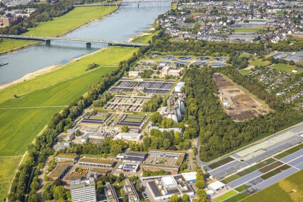 Aerial view, sewage treatment plant Düsseldorf-Süd, KDM GmbH composting plant Düsseldorf-Hamm, construction site and one-sided passable Josef-Kardinal-Frings-Bridge over the river Rhine, Hamm, Düsseldorf, Ruhr area, North Rhine-Westphalia, Germany, construction site, bridge, DE, Europe, sewage treatment plant, sewage plant, aerial view, aerial photography, aerial photography, road traffic, overview, bird's eye view, overview