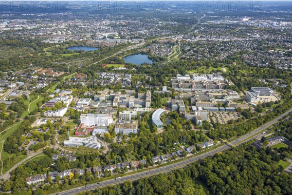 Aerial view, Heinrich-Heine University, view to the Deichsee and Unisee, Bilk, Düsseldorf, Ruhr area, North Rhine-Westphalia, Germany, education, educational institution, DE, Europe, university, teaching institute, aerial view, aerial photography, aerial photography, overview, university, bird's eye view, birds-eyes view, overview