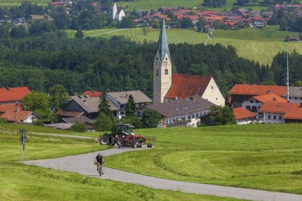 Village view with street, Törwang, Samerberg, Chiemgau, Upper Bavaria, Bavaria, Germany