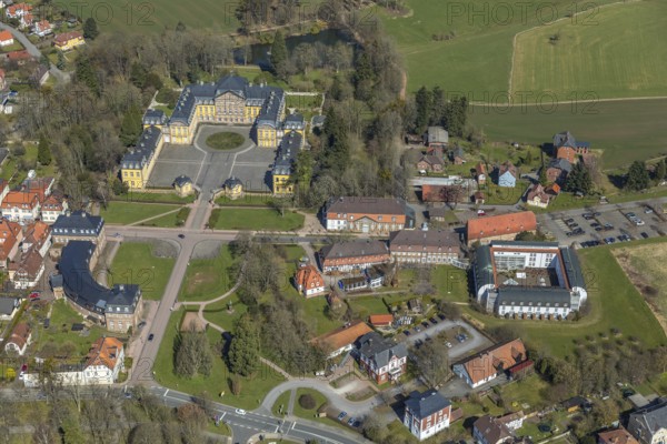 Aerial view, Bad Arolsen residential castle, Bad Arolsen castle, WELCOME HOTEL BAD AROLSEN, Bad Arolsen, Waldeck-Frankenberg district, Hesse, Germany, DEU, Europe, birds-eyes view, aerial photography, aerial photography, overview, bird's eye view, baroque castle in Bad Arolsen, baroque building, castle complex, residential castle