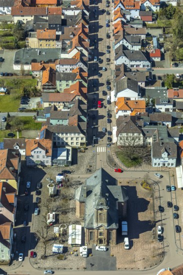 Aerial view, town church with church square and Bahnhofstraße, Große Allee, Eichenallee, Bad Arolsen, district Waldeck-Frankenberg, Hesse, Germany, DEU, Europe, birds-eyes view, aerial view, aerial photography, aerial photography, overview, bird's eye view, oak trees, street trees