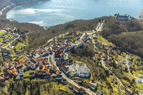 Aerial view, Waldeck with the castle-like castle complex Schloss Waldeck in Waldeck with the Edersee in the background in Hesse. Waldeck, Waldeck Castle on the Eder, Hesse, Germany, Waldeck, DEU, Europe, birds-eyes view, aerial view, aerial photography, aerial photography, overview, bird's-eye view
