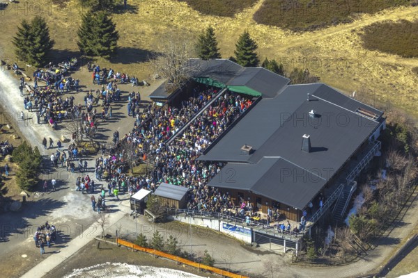 Aerial view, Ettelsberg with Ettelsturm, Siggis Hütte, cosy mountain inn at the cable car stop, in Willingen in Hesse. Willingen (Upland), district Waldeck-Frankenberg in Hesse, Hesse, Germany, Willingen (Upland), DEU, Europe, birds-eyes view, aerial view, aerial photography, aerial photography, overview, overview, bird's eye view