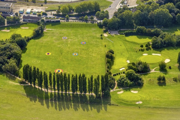 Aerial view, golf course Auf der Lausward and golf meadow with coloured circles and sand bunker, GSV Golf-Sport-Verein Düsseldorf e.V., Baumallee, harbour, Düsseldorf, Ruhr area, North Rhine-Westphalia, Germany, DE, Europe, golf, golf course, golf club, golf meadow, aerial view, aerial photography, aerial photography, sports, overview, bird's eye view, birds-eyes view, overview