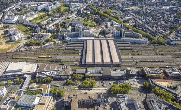 Aerial view, central station Hbf, covered platforms and tracks, city centre, Düsseldorf, Ruhr area, North Rhine-Westphalia, Germany, railway area, railway station, DE, Deutsche Bahn AG, Europe, track systems, tracks, central station, Hbf, aerial view, aerial photography, aerial photography, overview, bird's-eye view, overview