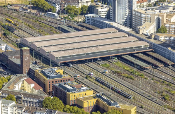 Aerial view, central station Hbf, covered platforms and tracks, city centre, Düsseldorf, Ruhr area, North Rhine-Westphalia, Germany, railway area, railway station, DE, Deutsche Bahn AG, Europe, track systems, tracks, central station, Hbf, aerial view, aerial photography, aerial photography, overview, bird's-eye view, overview