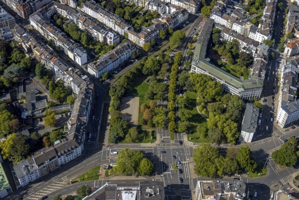 Aerial view, park and street crossing Prinz-Georg-Straße with Vagedesstraße, bus stop D-Schloss Jägerhof, Pempelfort, Düsseldorf, Ruhr area, North Rhine-Westphalia, Germany, DE, Europe, crossing area, aerial view, aerial photography, aerial photography, street traffic, overview, bird's eye view, bird's eye view, overview