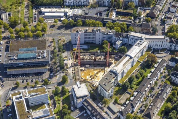 Aerial view, Hotel NH Düsseldorf City Nord, construction site and new Fishman Tower, Mercedes-Benz Rhein-Ruhr Mercedesstraße branch, Düsseltal, Düsseldorf, Ruhr area, North Rhine-Westphalia, Germany, construction work, construction area, construction site, building plots, construction project, construction site, DE, Europe, aerial view, aerial photography, aerial photography, new building, overview, bird's-eye view, overview
