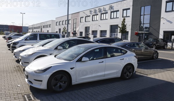 Tesla vehicles parked at the Tesla Centre Berlin Schönefeld, 28.09.2025, Schönefeld, Brandenburg, Germany