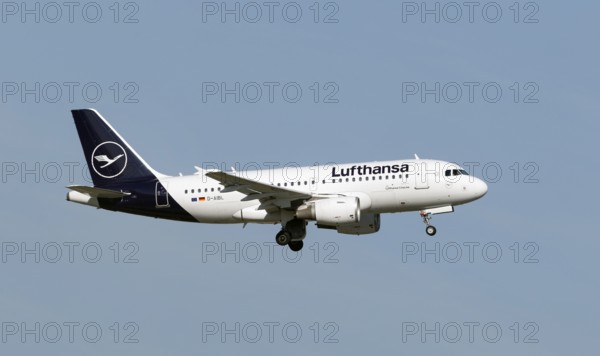 A Lufthansa CityLine Airbus A319 takes off, Schönefeld, 28/09/2025, Schönefeld, Brandenburg, Germany
