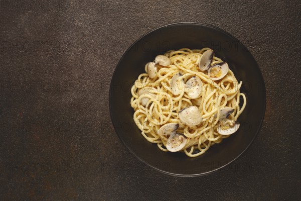 Spaghetti vongole, venerki, homemade, no people
