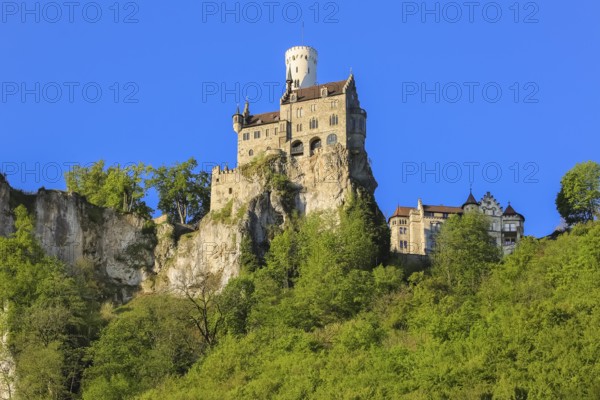 Lichtenstein Castle, fairytale castle of Württemberg, romantic fairytale castle on the eaves of the Swabian Alb, historicism, architecture, new building 1840-1842, according to plans by the architect Carl Alexander Heideloff, 19th century, Honau, municipality of Lichtenstein, Baden-Württemberg, Germany