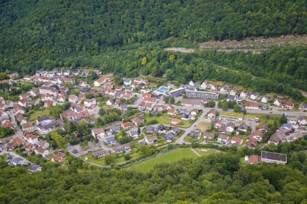 View of Honau, houses, streets, buildings, trees, outdoor swimming pool, Honau, municipality of Lichtenstein, Baden-Württemberg, Germany