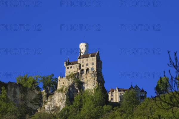 Lichtenstein Castle, fairytale castle of Württemberg, romantic fairytale castle on the eaves of the Swabian Alb, historicism, architecture, new building 1840-1842, according to plans by the architect Carl Alexander Heideloff, 19th century, Honau, municipality of Lichtenstein, Baden-Württemberg, Germany