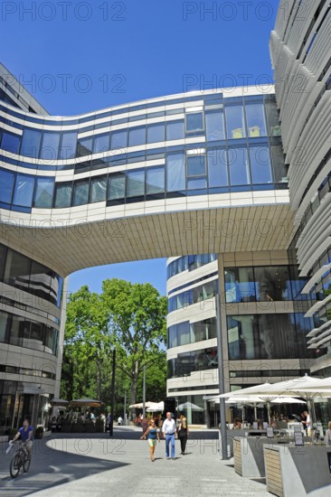 Kö-Bogen, modern architecture in urban renewal project, Düsseldorf, Rhineland, North Rhine-Westphalia, North Rhine-Westphalia, Germany