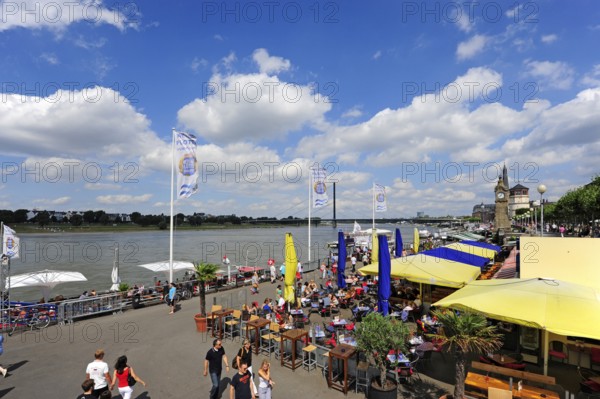 Rheinuferpromenade, Bar Cafe Terrasse am Rhein, Düsseldorf, Rhineland, North Rhine-Westphalia, Germany