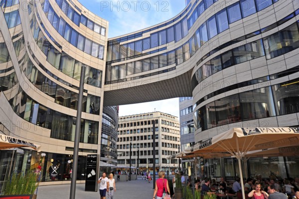 Kö-Bogen, modern architecture in urban renewal project, Düsseldorf, Rhineland, North Rhine-Westphalia, North Rhine-Westphalia, Germany
