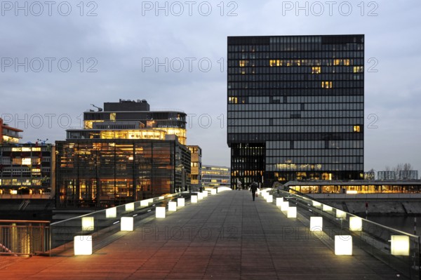 Modern architecture at the commercial harbour, Medienhafen, Düsseldorf, Rhineland, North Rhine-Westphalia, North Rhine-Westphalia, Germany