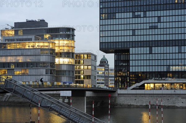 Modern architecture at the commercial harbour, Medienhafen, Düsseldorf, Rhineland, North Rhine-Westphalia, North Rhine-Westphalia, Germany
