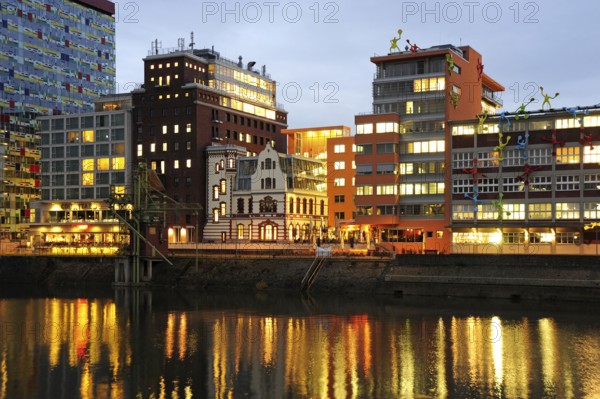 Modern architecture at the commercial harbour, Medienhafen, Düsseldorf, Rhineland, North Rhine-Westphalia, North Rhine-Westphalia, Germany