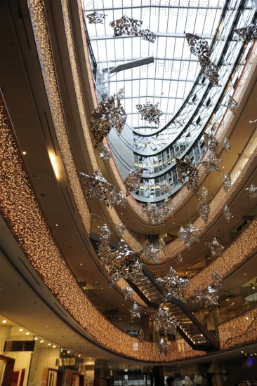 Christmas decorations in Stilwerk, a shopping arcade in the city centre, Düsseldorf, Rhineland, North Rhine-Westphalia, North Rhine-Westphalia, Germany