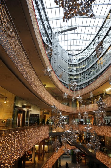 Christmas decorations in Stilwerk, a shopping arcade in the city centre, Düsseldorf, Rhineland, North Rhine-Westphalia, North Rhine-Westphalia, Germany