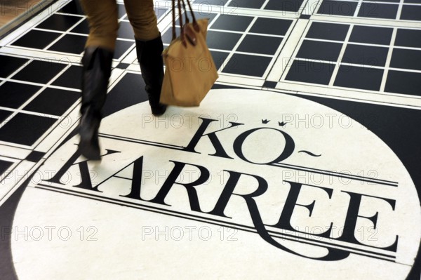 Kö-Karree, a passageway to the Kö-Galerie shopping centre on Königsallee, Düsseldorf, Rhineland, North Rhine-Westphalia, North Rhine-Westphalia, Germany