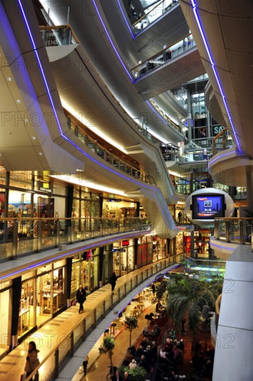 Shopping centre Sevens an der Königsallee, a shopping arcade in the city centre, Düsseldorf, Rhineland, North Rhine-Westphalia, North Rhine-Westphalia, Germany