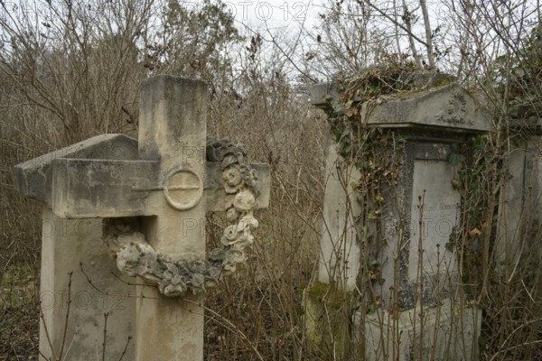 Sankt Marx Cemetery, old graves, Vienna