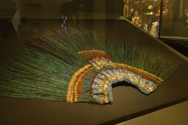 Weltmuseum Wien, art museum, exhibition object, feather headdress, Mexico, Aztecs, Vienna