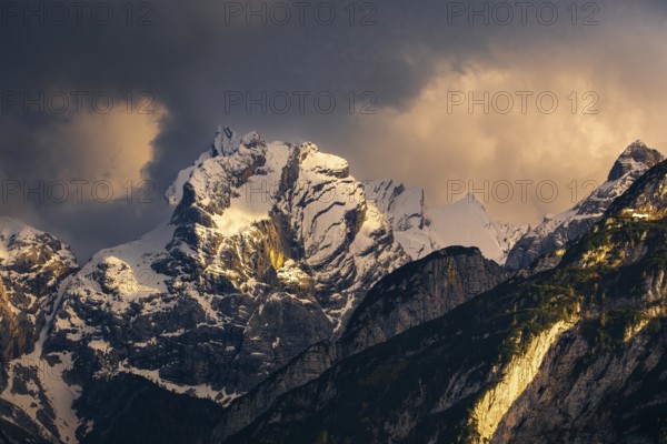 Atmospheric detailed view of the Sorapis mountain group in the evening light, Punta Sorapiss, Dolomites, South Tyrol, Italy
