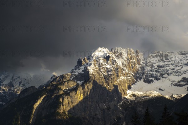 Atmospheric detailed view of the Sorapis mountain group in the evening light, Punta Sorapiss, Dolomites, South Tyrol, Italy
