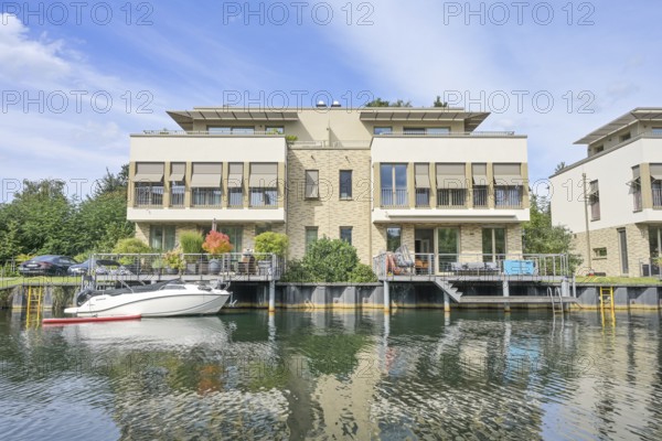 Residential buildings on Humboldt Island, Tegel harbour, Tegel, Reinickendorf, Berlin, Germany