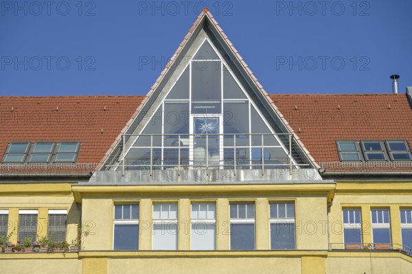 Old building, converted attic, Hauptstraße, Schöneberg, Tempelhof-Schöneberg district, Berlin, Germany
