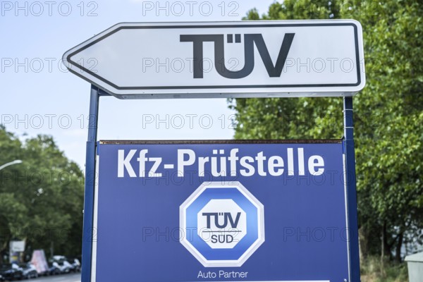 TÜV KFZ test centre, Storkower Straße, Prenzlauer Berg, Pankow, Berlin, Germany